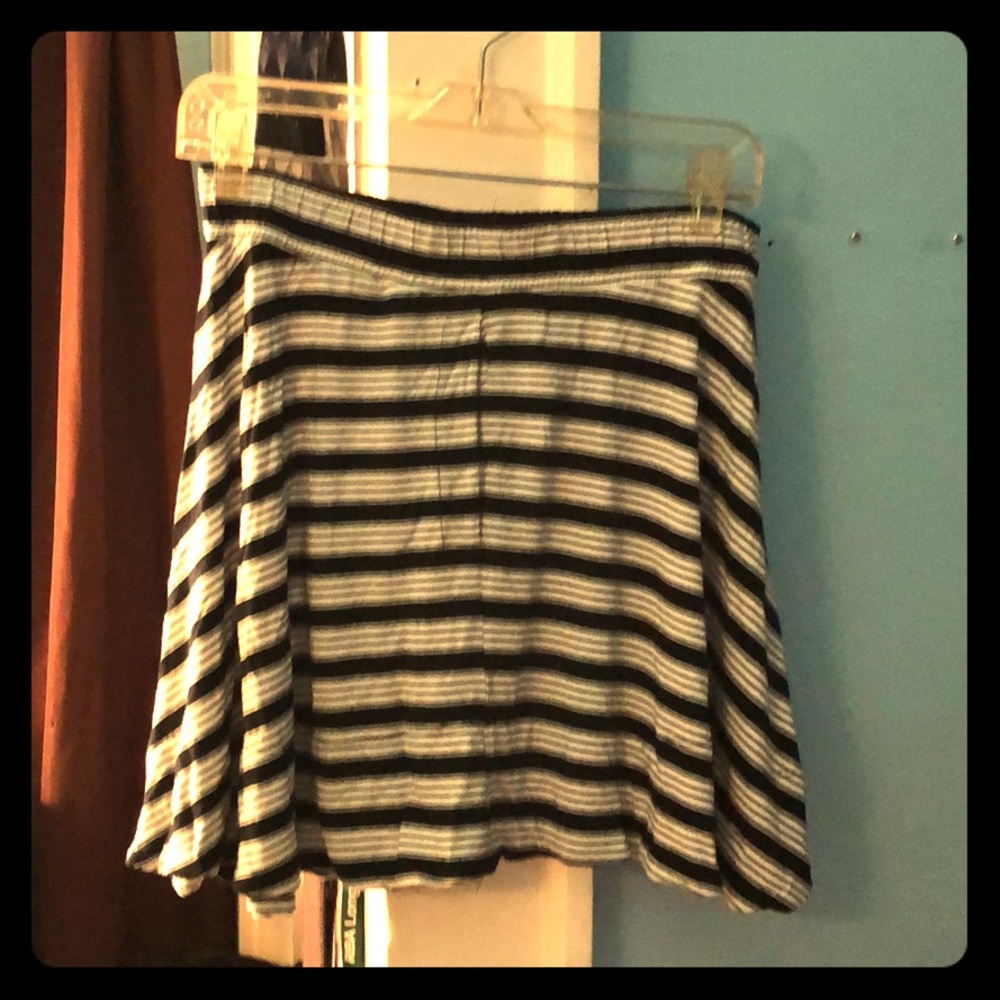 Black and white loose flowy skirt